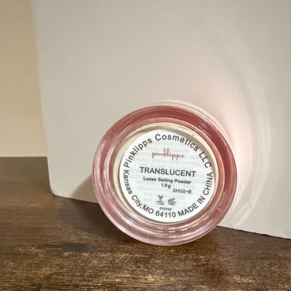 3/$15 🌸 Loose Setting Powder - Translucent - Picture 2 of 3